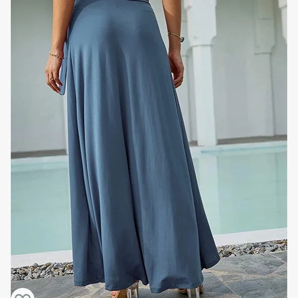 Long, high waisted blue skirt - Picture 2 of 4